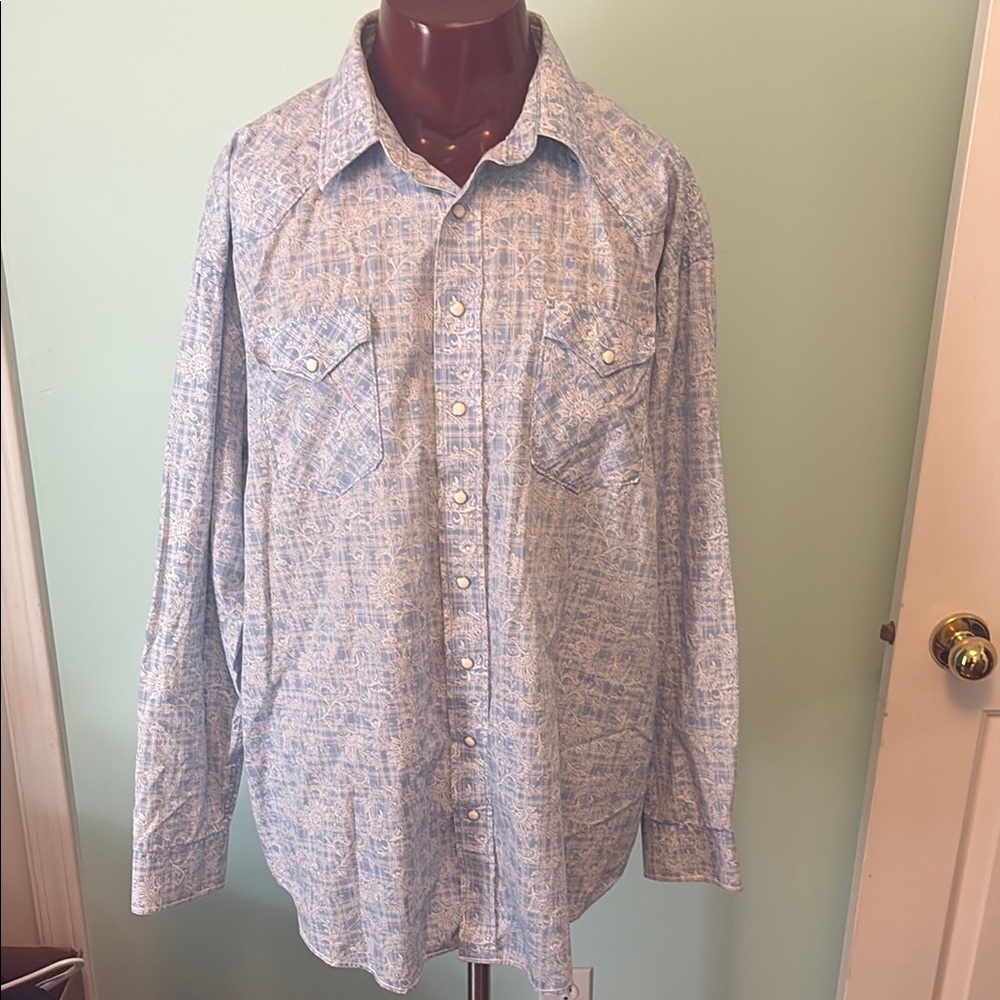Blue Casual Button Down Shirt with Subtle Pattern